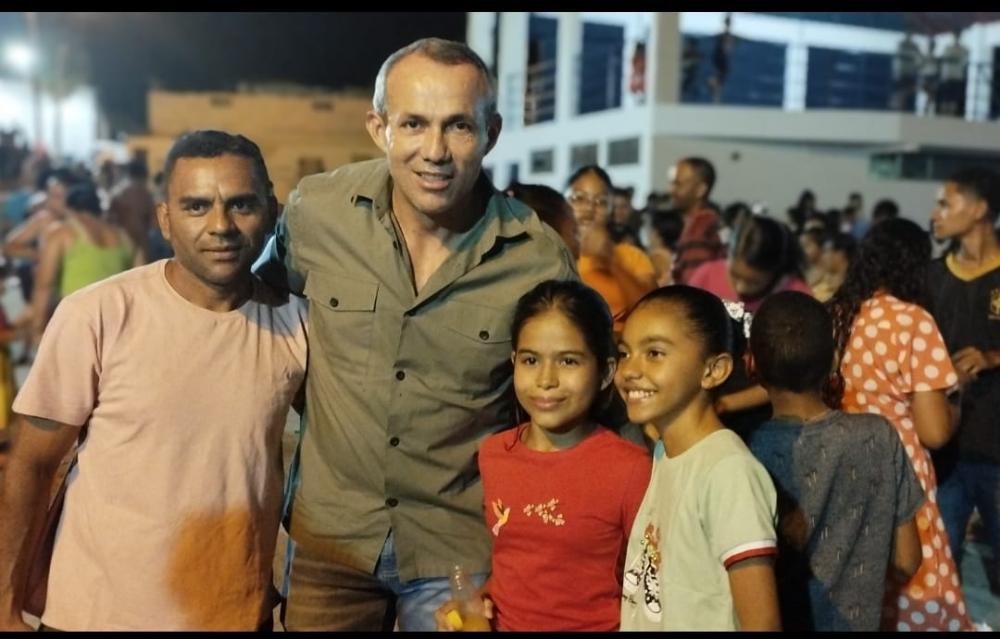 Barras abraça Wilson Sérvulo